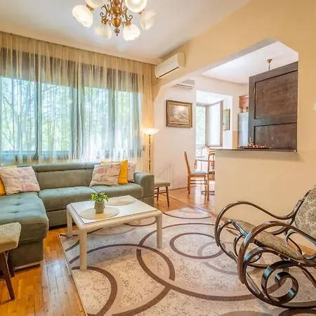 Bulgarian Style Peaceful 1 Bdrm Apt, Next To Metro *