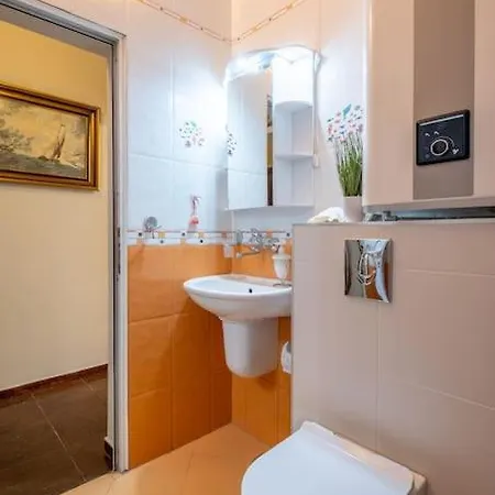 Bulgarian Style Peaceful 1 Bdrm Apt, Next To Metro *