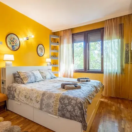 Bulgarian Style Peaceful 1 Bdrm Apt, Next To Metro Apartment Sofia