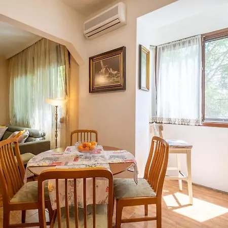 Bulgarian Style Peaceful 1 Bdrm Apt, Next To Metro * Sofia