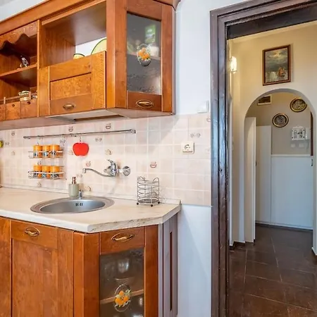 Bulgarian Style Peaceful 1 Bdrm Apt, Next To Metro *